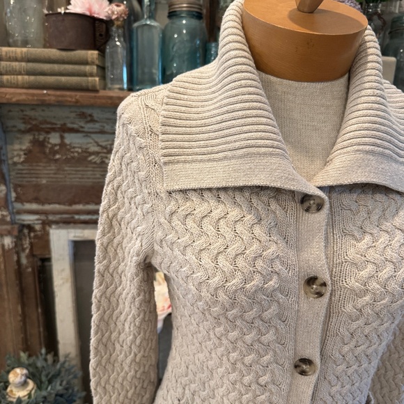 BANANA REPUBLIC CABLE KNIT CARDIGAN SWEATER TOP | OVERSIZED LAPEL | BUTTON UP - Picture 4 of 7